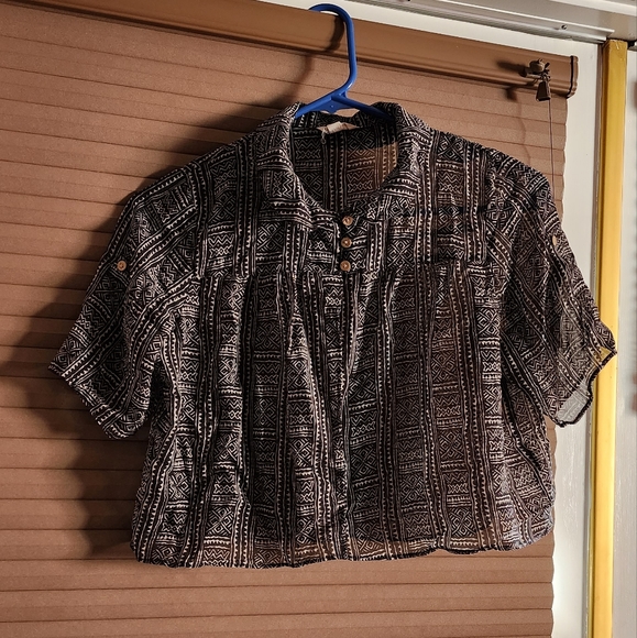 I Love H81 Black and White Short Sleeve with design. Size S/P Used - Picture 1 of 5